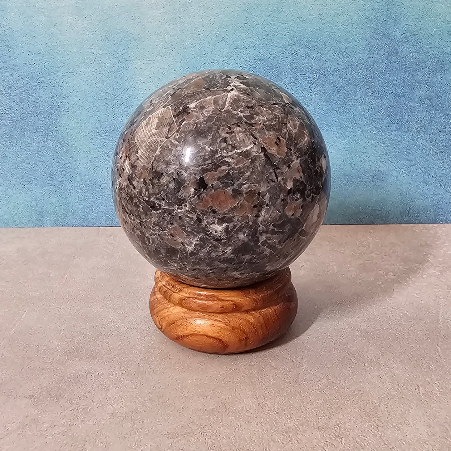 Yooperlite sphere