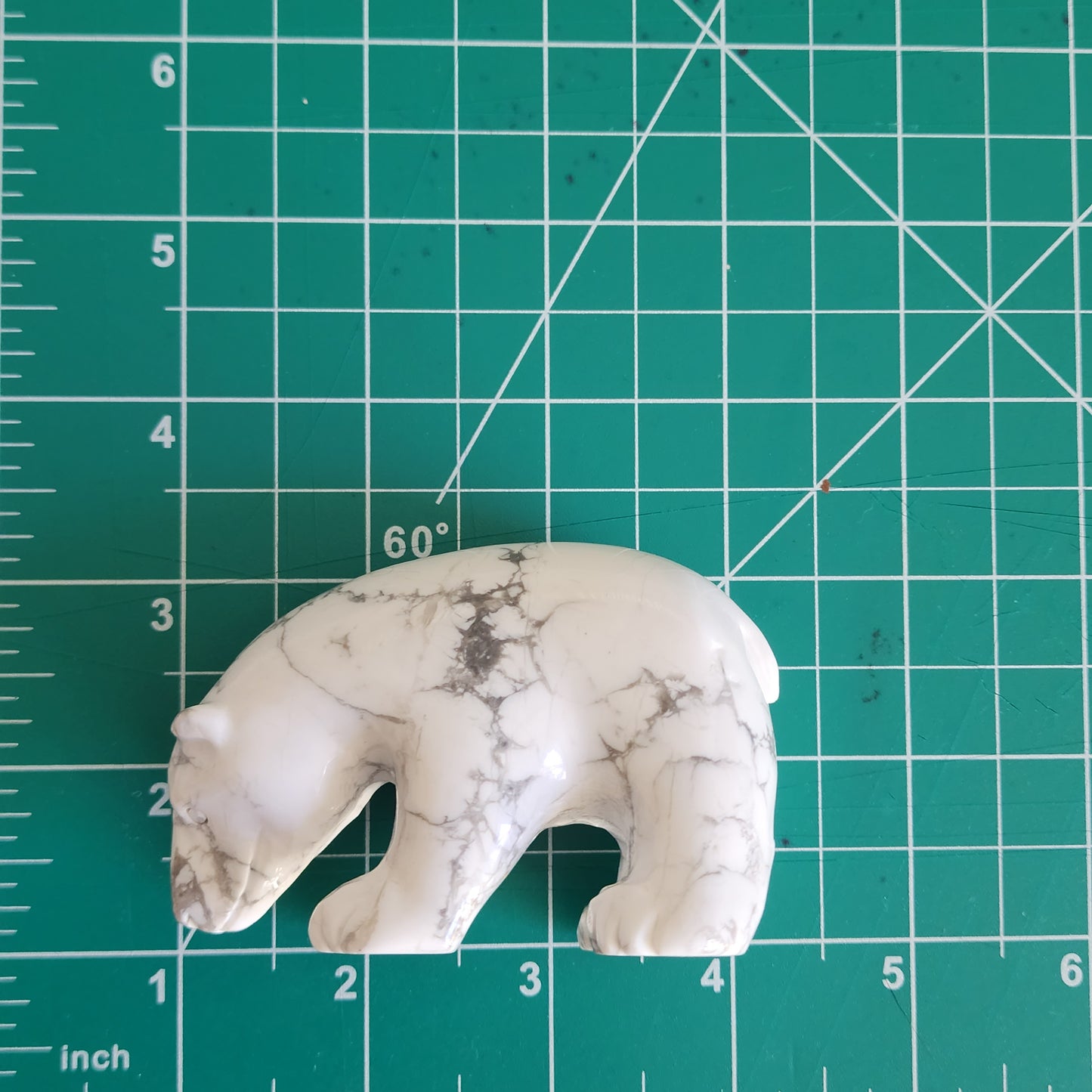 Howlite polar bear carving